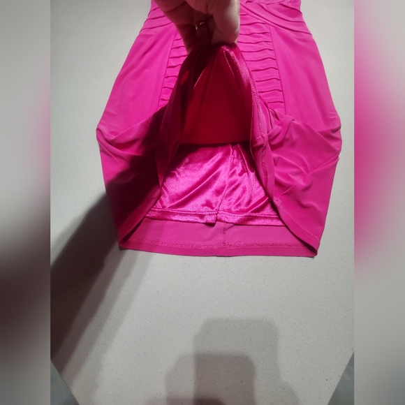 NWOT ADRIANNA PAPELL Sublime robe neuve d'excellente qualité bien doublée - Picture 5 of 8